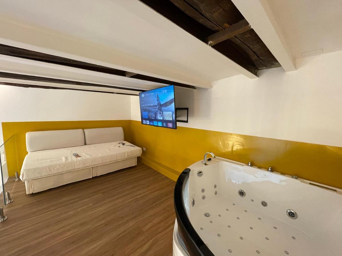 Tutt 'E Sant Luxury Rooms Napoli Ngoại thất bức ảnh